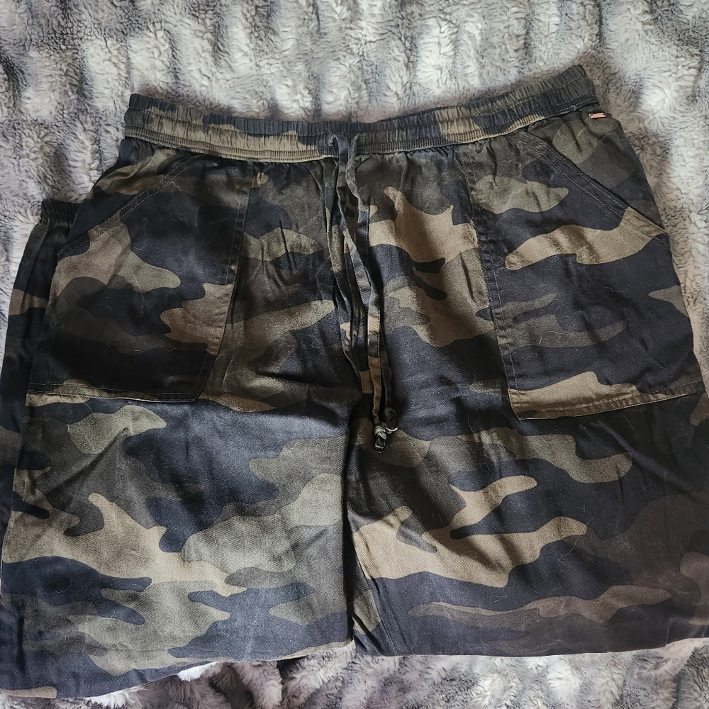Victoria's Secret VS PINK LG Army Camo Joggers Pants Drawstring Waist Comfy Fit